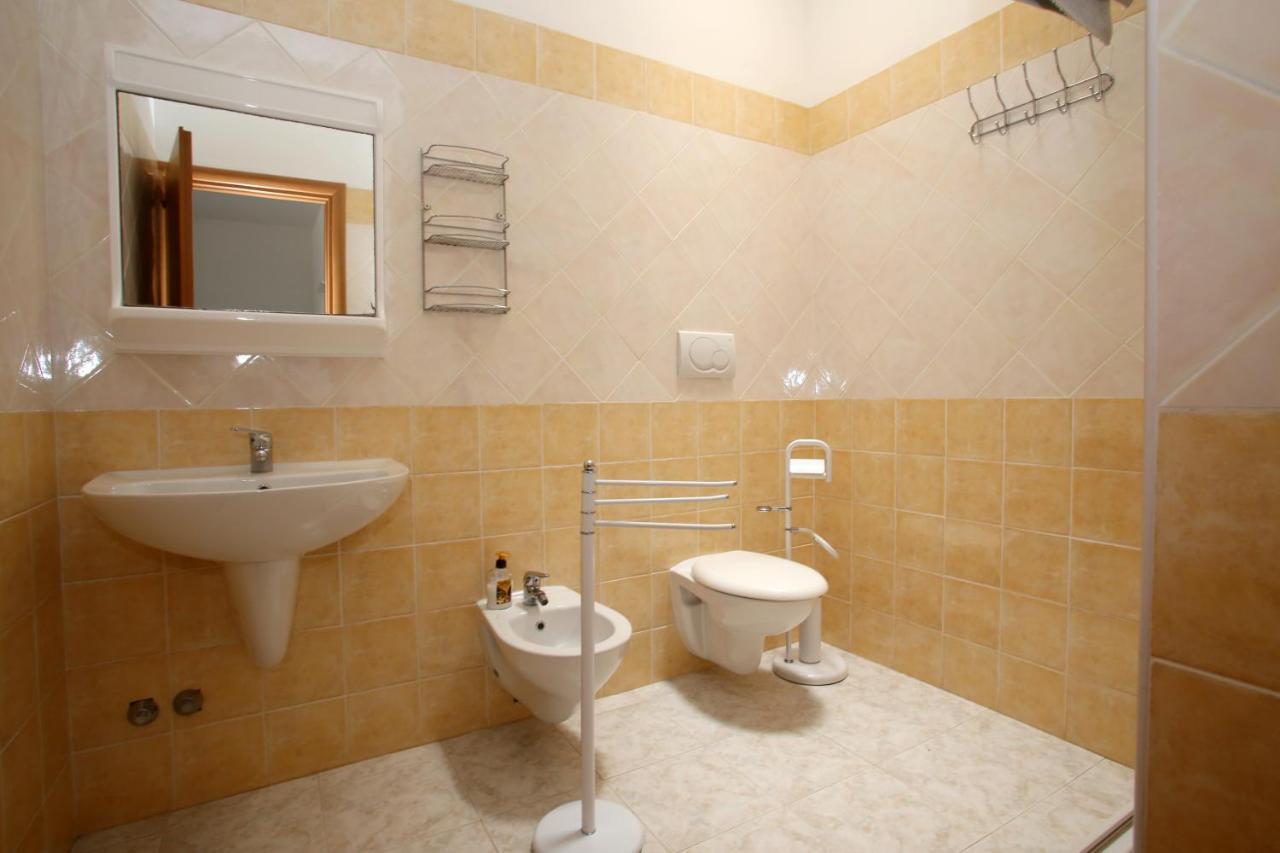 Annaluce Apartments В'єсте Екстер'єр фото