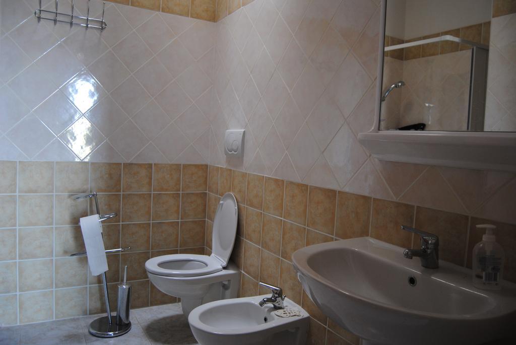 Annaluce Apartments В'єсте Екстер'єр фото
